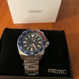SEIKO red and white divers watch